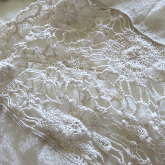 SOLD Lacy Cream Infinity Scarf NWOT - Picture 2 of 3